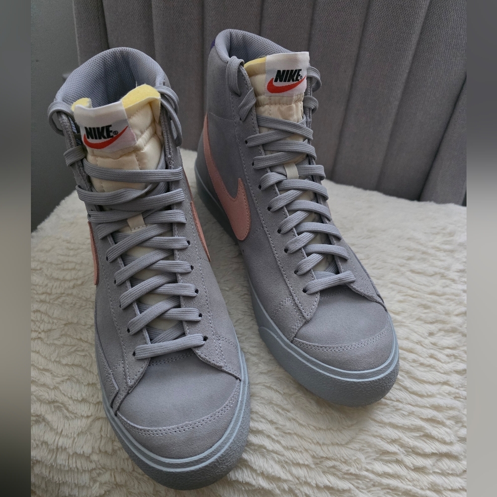 Nike Blazer Gray and Pink High-Top  Sneakers Size 11 Used, Lake New.